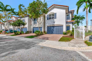 100 Prive Circle, Delray Beach, FL 33445 - MLS#B26008967