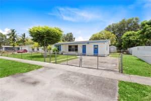 3460 5th Court, Lauderhill, FL 33311 - MLS#B26008970