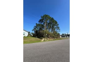 2801 Foxglove Ave Avenue, Palm Bay, FL 32908 - MLS#B26008989