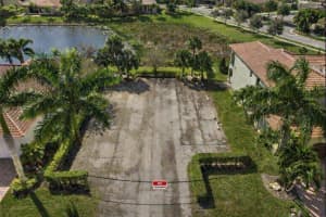 8451 Club Estates Way, Lake Worth, FL 33467 - MLS#B26009036