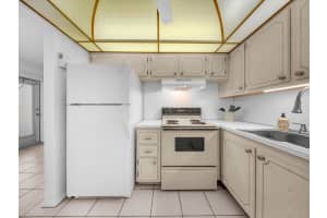 43 Windsor C, West Palm Beach, FL 33417, West Palm Beach, FL 33417 - MLS#B26009039