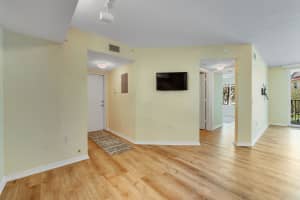 1112 Villa Circle, Boynton Beach, FL 33435 - MLS#B26009051