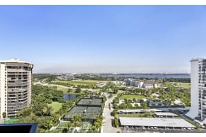 2425 Presidential Way Way, West Palm Beach, FL 33401 - MLS#B26009108