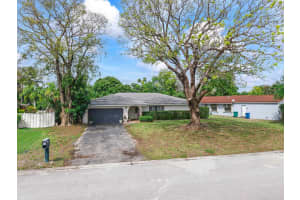 10601 43rd Court, Coral Springs, FL 33065 - MLS#B26009112