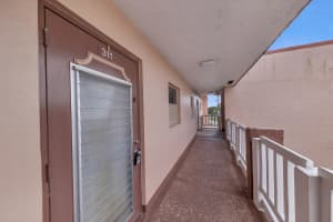 9401 Sunrise Lakes Boulevard, Sunrise, FL 33322 - MLS#B26009147