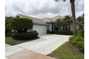284 Bentley Circle, Port Saint Lucie, FL 34986 - MLS#B26009232