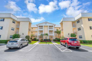 17 Colonial Club Drive, Boynton Beach, FL 33435 - MLS#B26009290