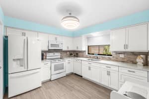 9865 Pecan Tree Drive, Boynton Beach, FL 33436 - MLS#B26009378