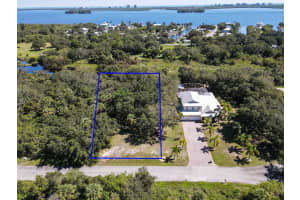 4128 Mariner Oaks Way, Fort Pierce, FL 34946 - MLS#B26009445