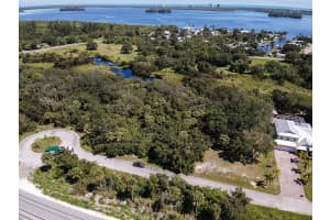 4132 Mariner Oaks Way, Fort Pierce, FL 34946 - MLS#B26009447