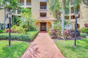 800 Uno Lago Drive, Juno Beach, FL 33408 - MLS#B26009470