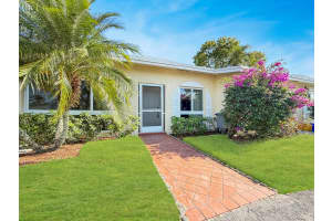 13735 Flora Place, Delray Beach, FL 33484 - MLS#B26009477