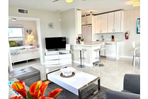 1705 Riverside Drive, Pompano Beach, FL 33062 - MLS#B26009587