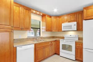717 Us Hwy 1 , Jupiter, FL 33477 - MLS#B26009636