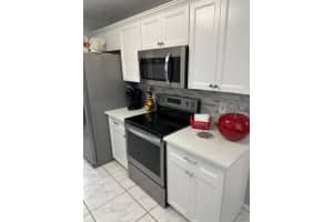 6768 10th Ave Avenue, Lake Worth, FL 33467 - MLS#B26009756