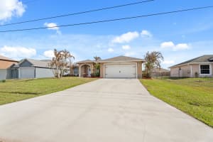 400 Ridgecrest Drive, Port Saint Lucie, FL 34953 - MLS#B26009779