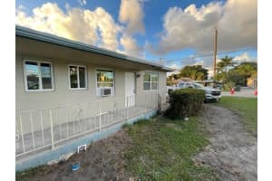 3890 Lakewood Road, Palm Springs, FL 33461 - MLS#B26009781
