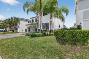 7204 Stella , Lake Worth, FL 33463 - MLS#B26009797