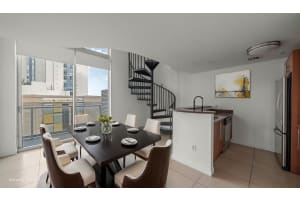 300 Biscayne Boulevard, Miami, FL 33131 - MLS#B26009810