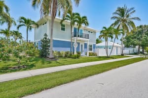 425 Hugh Street, Jupiter, FL 33458 - MLS#B26009846