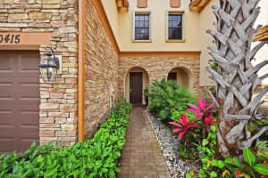 10415 Wellington Parc Drive, Wellington, FL 33449 - MLS#B26009865