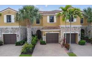 10457 Wellington Parc Drive, Wellington, FL 33449 - MLS#B26009921