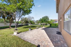 659 Cresta Circle, West Palm Beach, FL 33413 - MLS#B26009961