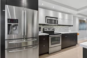 3503 Oaks Way, Pompano Beach, FL 33069 - MLS#B26009974