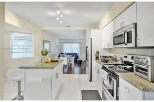2552 Wiley Street, Hollywood, FL 33020 - MLS#B26010030