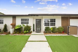 1895 Violet Avenue, West Palm Beach, FL 33415 - MLS#B26010041