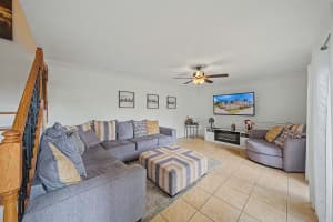 149 Lake Arbor Drive, Palm Springs, FL 33461 - MLS#B26010068