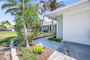 757 Eastlake Street, Port Saint Lucie, FL 34983 - MLS#B26010087