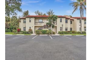 8410 Casa Del Lago , Boca Raton, FL 33433 - MLS#B26010227