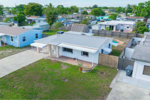 3110 Scanlan Avenue, Lake Worth, FL 33461 - MLS#B26010230