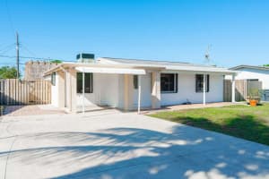 3110 Scanlan Avenue, Lake Worth, FL 33461 - MLS#B26010230