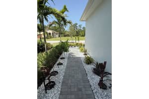 187 Via Sangro , Port Saint Lucie, FL 34952 - MLS#B26010247