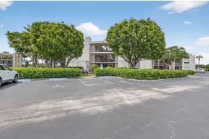 5100 Las Verdes Circle, Delray Beach, FL 33484 - MLS#B26010278