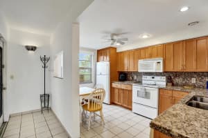 1020 Lincoln , Boca Raton, FL 33434 - MLS#B26010299