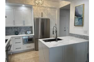 801 Olive Avenue, West Palm Beach, FL 33401 - MLS#B26010325