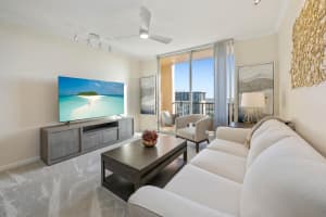 651 Okeechobee Boulevard, West Palm Beach, FL 33401 - MLS#B26010326