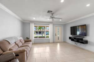 1570 10th Street, Boca Raton, FL 33486 - MLS#B26010376