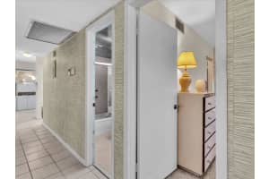 288 Fanshaw , Boca Raton, FL 33434 - MLS#B26010387