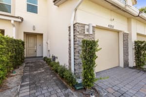 4352 Veleiros Avenue, Lighthouse Point, FL 33064 - MLS#B26010480
