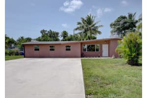 612 Hibiscus Drive, Royal Palm Beach, FL 33411 - MLS#B26010502