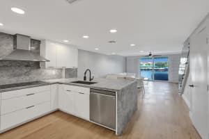876 Jeffery Street, Boca Raton, FL 33487 - MLS#B26010508