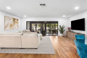 27 Stratford Ln Lane, Boynton Beach, FL 33436 - MLS#B26010589