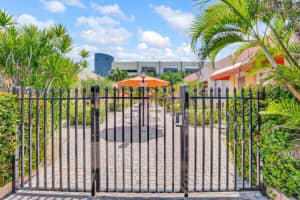 336 Arthur Street, Hollywood, FL 33019 - MLS#B26010597