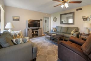 407 Pine Glen Lane C-1, Greenacres, Fl 33463, Greenacres
