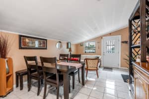 7111 Washington Avenue, Lake Worth, FL 33462 - MLS#B26010674