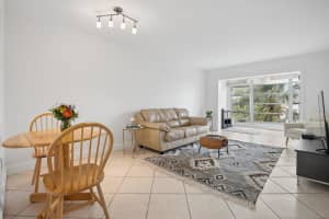 8305 Sunrise Lakes Boulevard, Sunrise, FL 33322 - MLS#B26010722